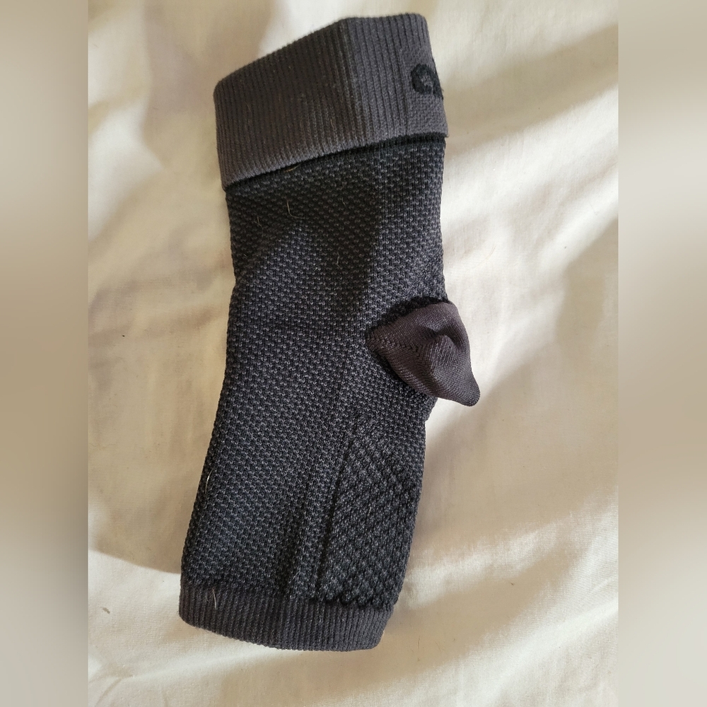 3/20$* Size Small Ankle Compression Sock